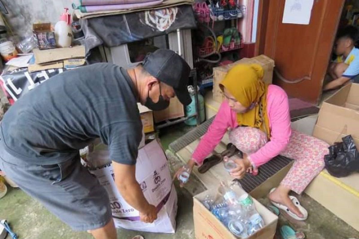 DLH  Tangerang ajak warga pilah sampah dari rumah kurangi buangan ke TPA