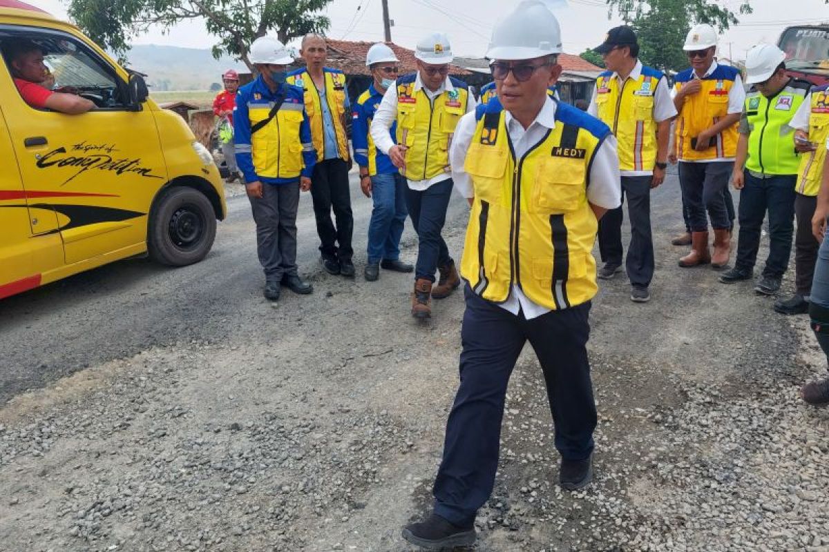 Kementerian PUPR prioritaskan perbaikan jalan untuk akses perekonomian