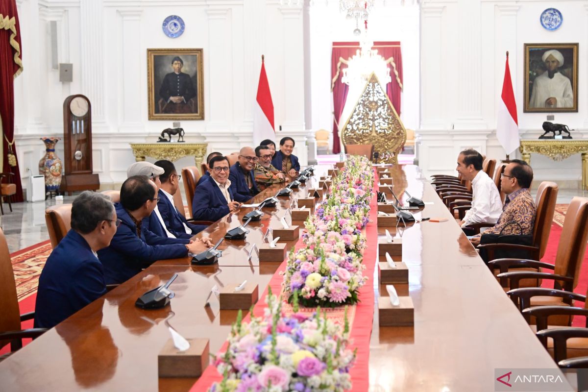 Presiden Jokowi menerima pengurus PWI Pusat di Istana Merdeka