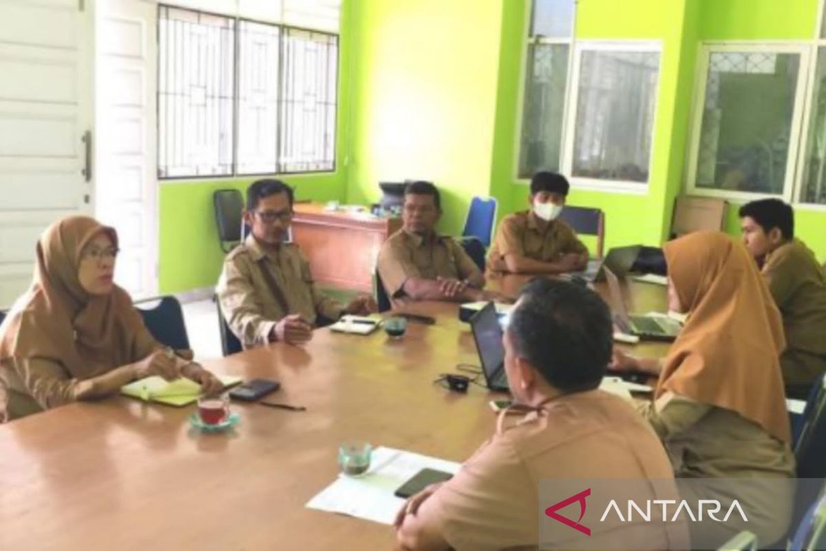 Pemkot Solok berikan penghargaan adiwiyata kepada enam sekolah