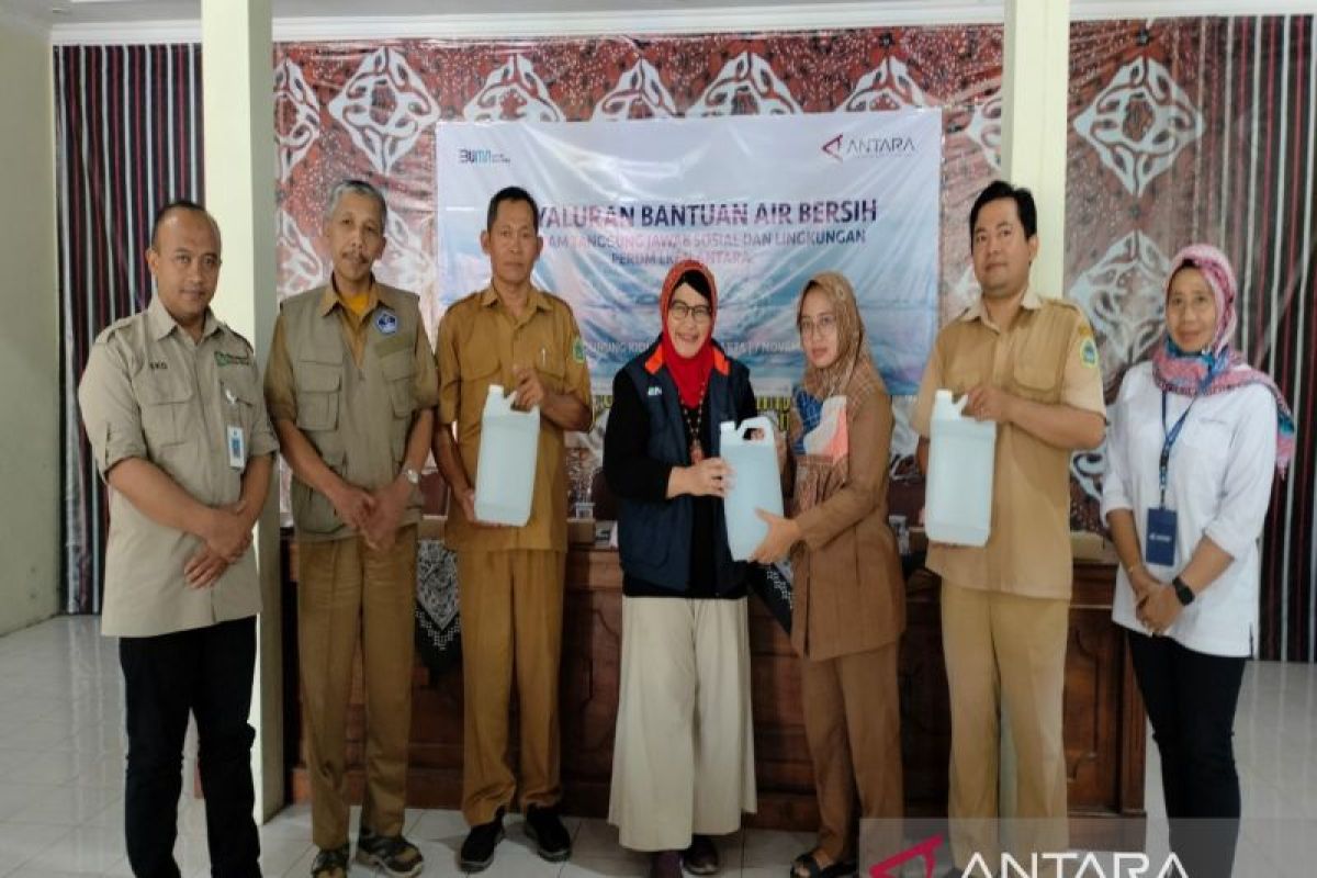 LKBN ANTARA salurkan bantuan air bersih di dua kecamatan di Gunungkidul