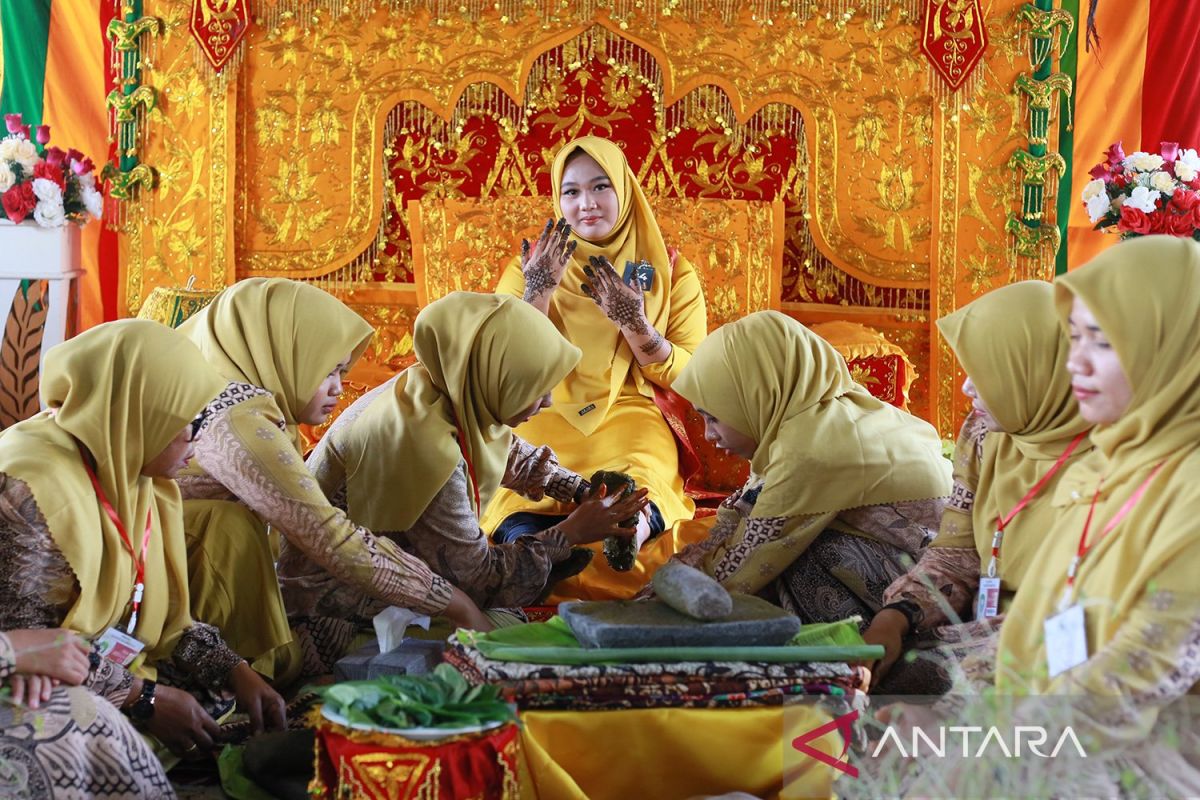 Aceh lestarikan tradisi boh gaca pengantin lewat lomba antar daerah