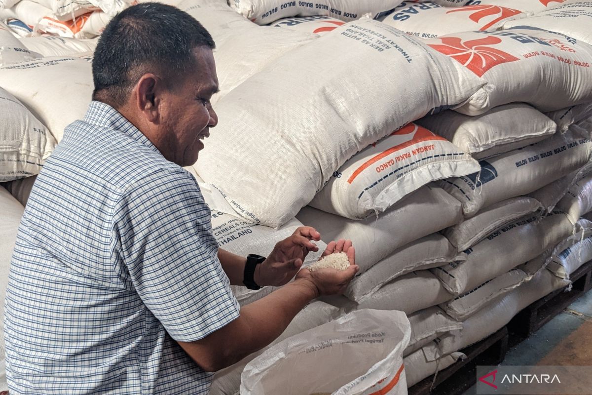 Bulog Sumut: Penggilingan dan  distributor pesan 1.000 ton beras