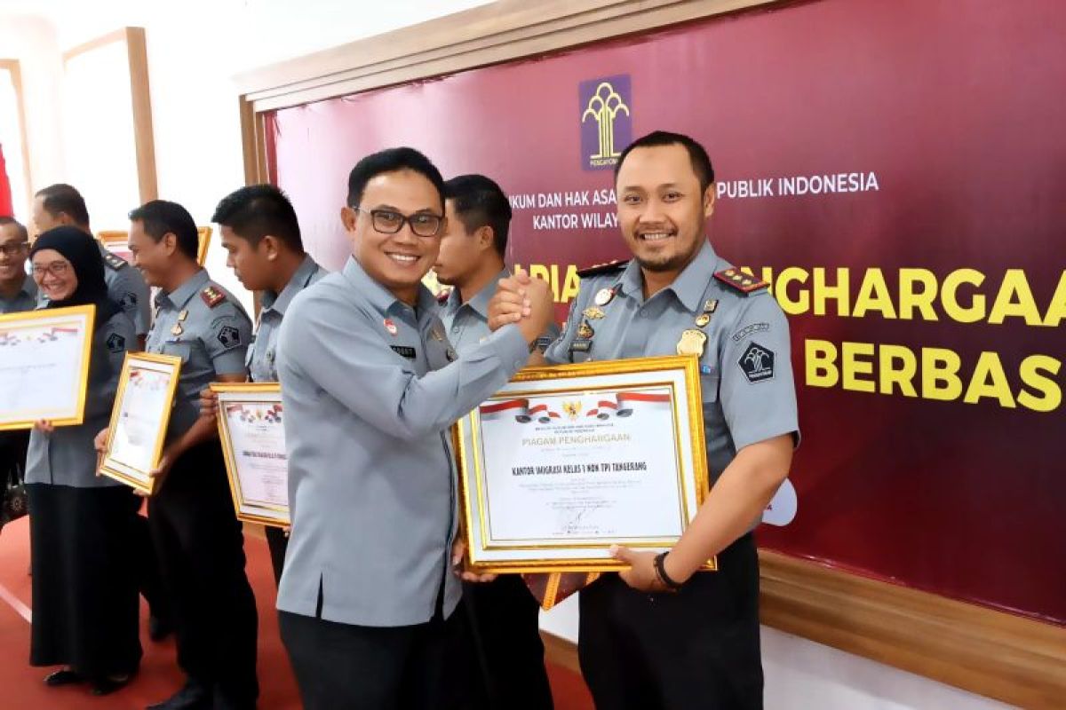 Kantor Imigrasi Tangerang raih penghargaan pelayanan berbasis HAM