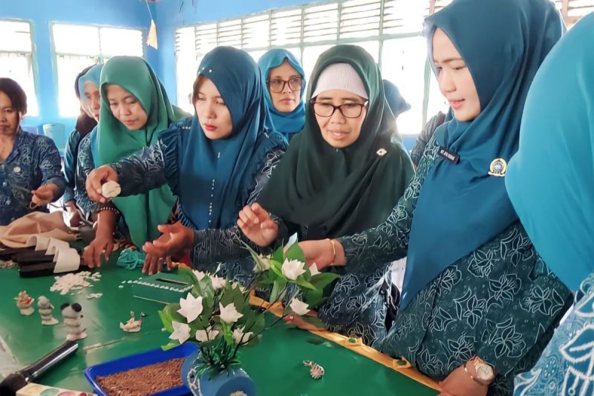 PKK-Bangkep asah keterampilan perempuan buat produk bernilai ekonomi