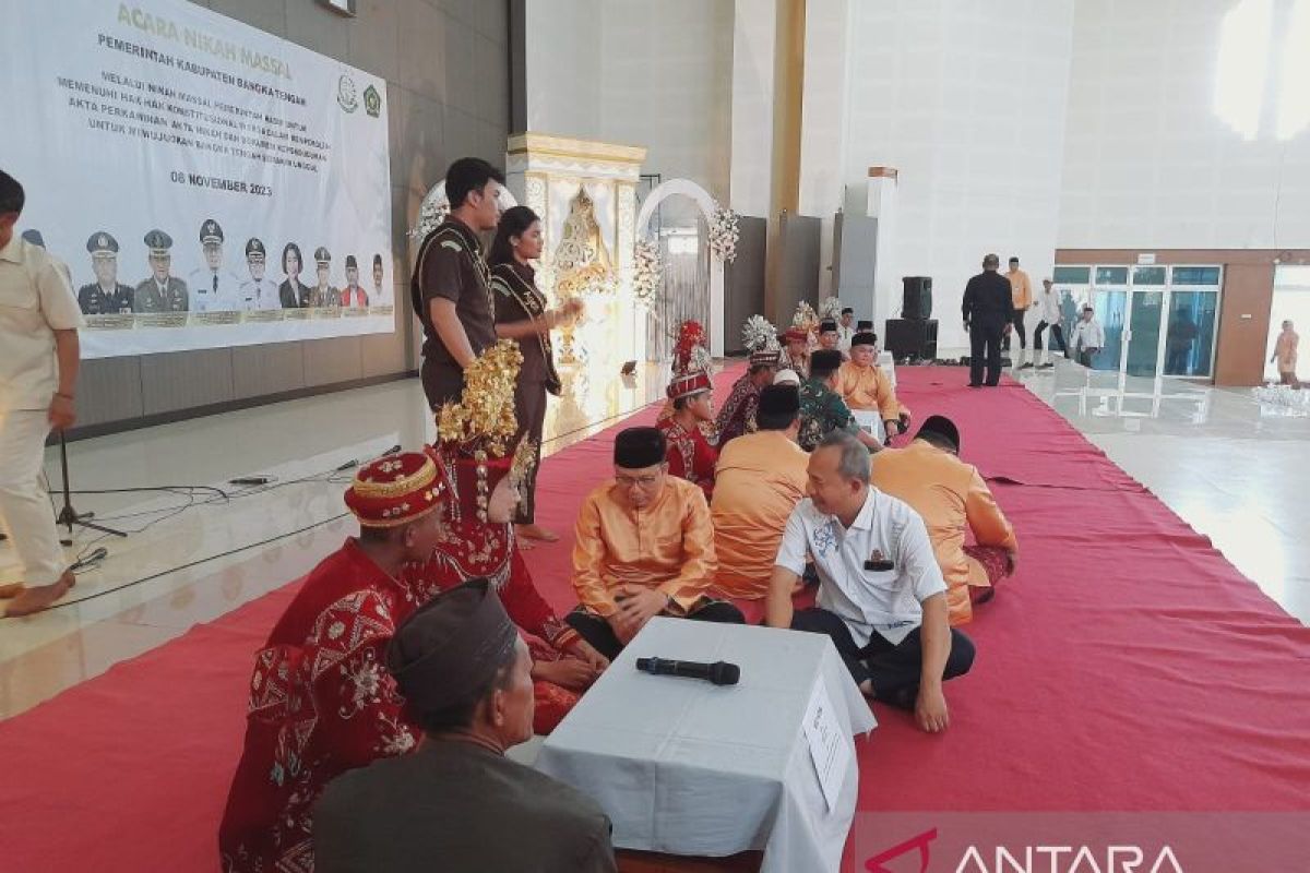 Pemkab Bangka Tengah fasilitasi pernikahan 60 pasangan suami istri