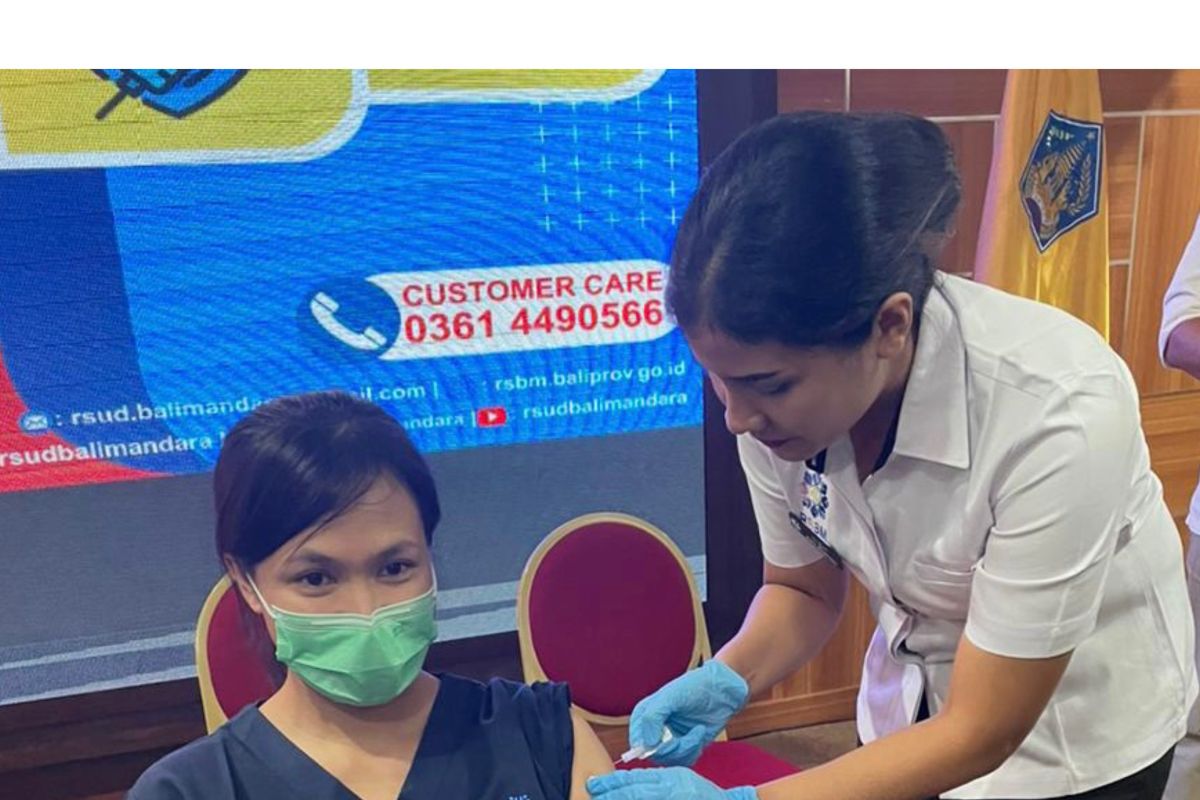 Tenaga kesehatan di Bali mulai terima vaksin hepatitis B gratis