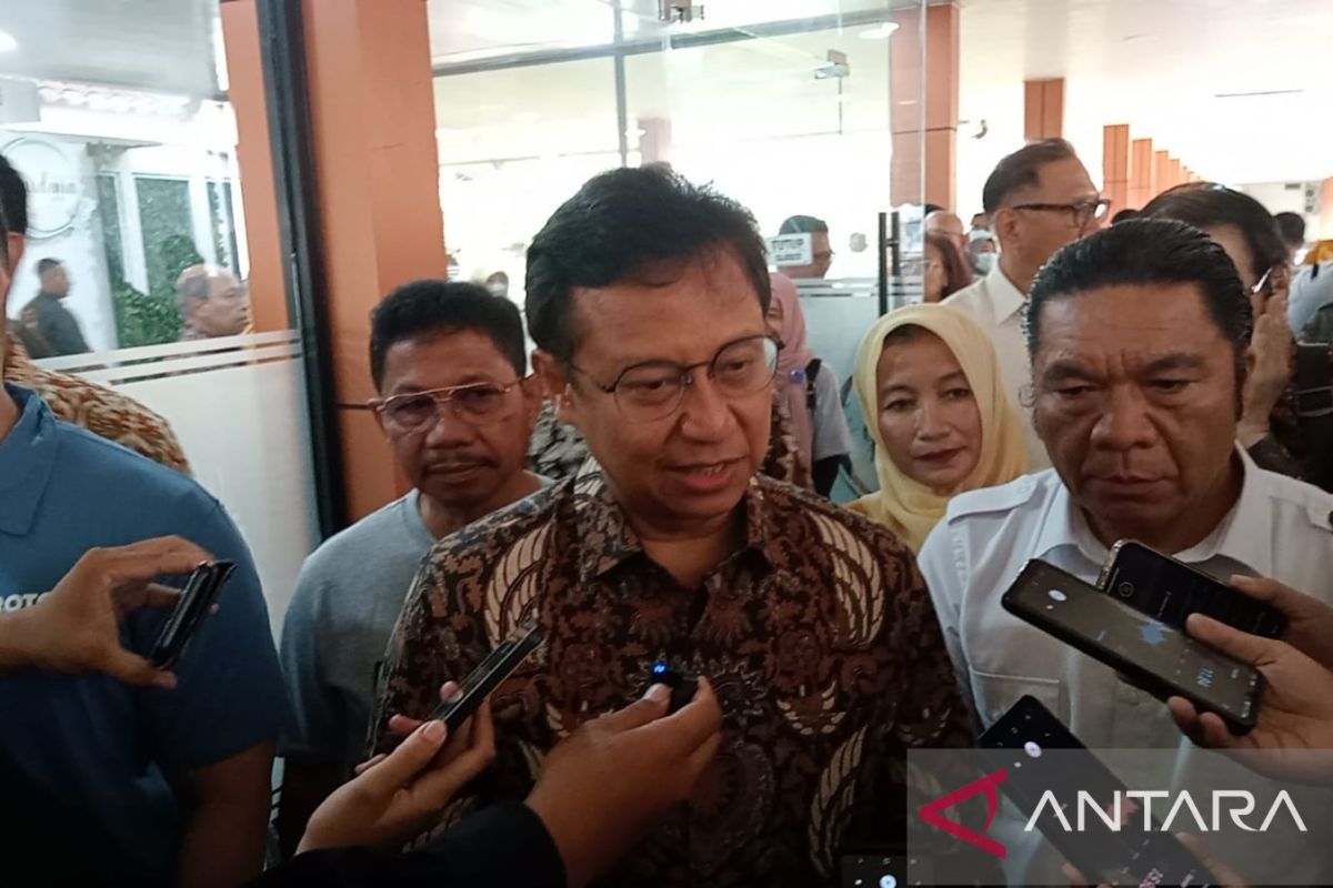 Menkes Budi Gunadi jalani vaksinasi hepatitis perdana di RSUD Tangerang