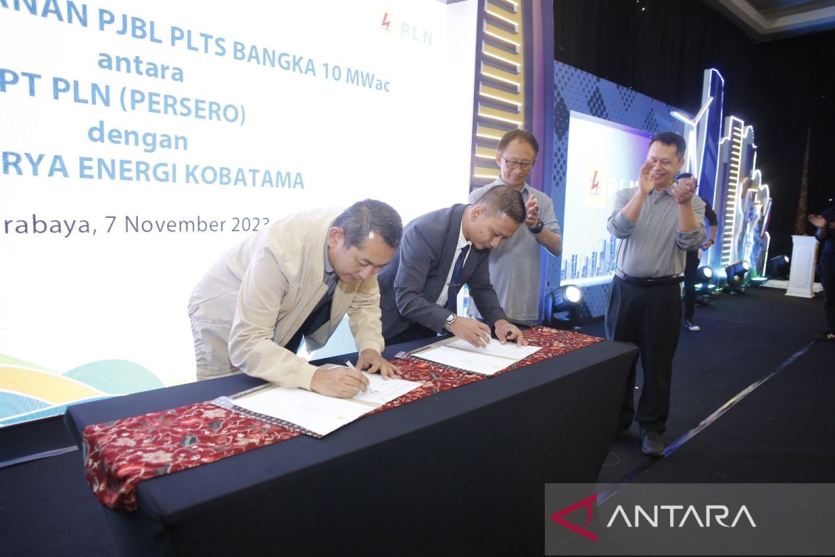 PLN tandatangani perjanjian jual beli listrik PLTS Bangka 10 MWac pengembangan energi baru terbarukan