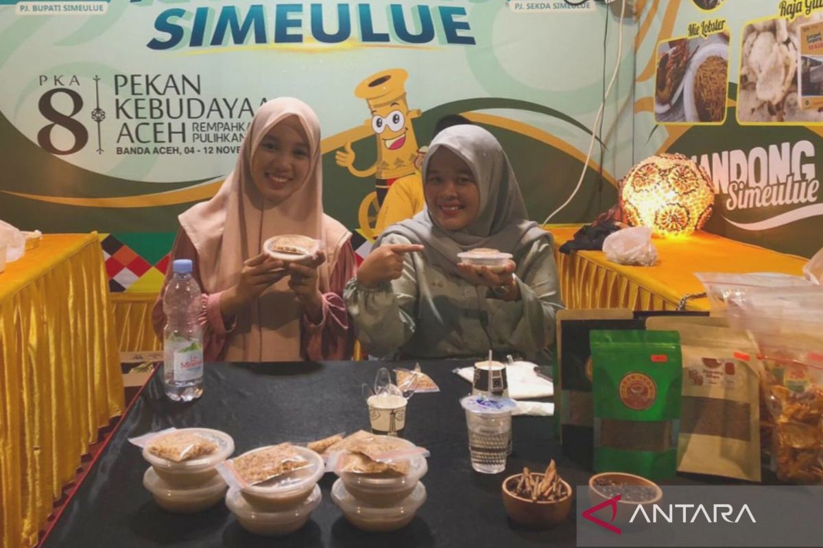 Makanan Khas Simeuleu 'Memek' jadi Perhatian Pengunjung PKA 8 di Banda Aceh
