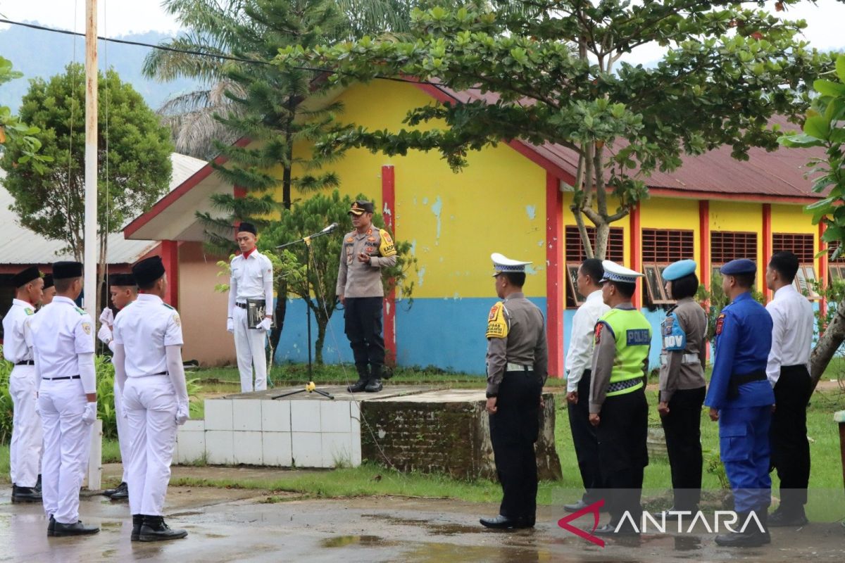 Kapolres melaksanakan penyuluhan narkoba kepada siswa SMKN 3 Sibolga