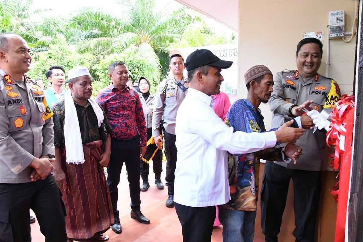 Kapolda Aceh serahkan rumah untuk warga Aceh Timur