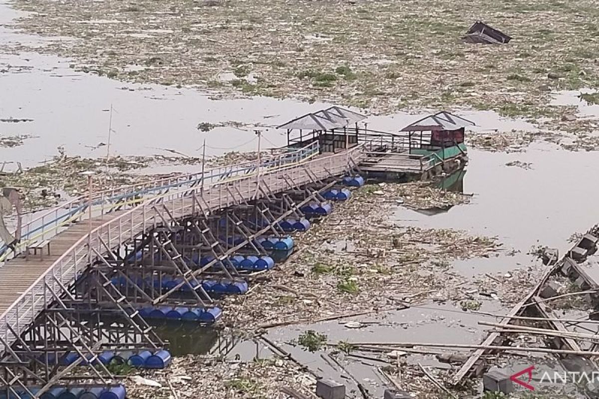 DPKHP Cianjur catat 190 KJA rusak akibat banjir kiriman