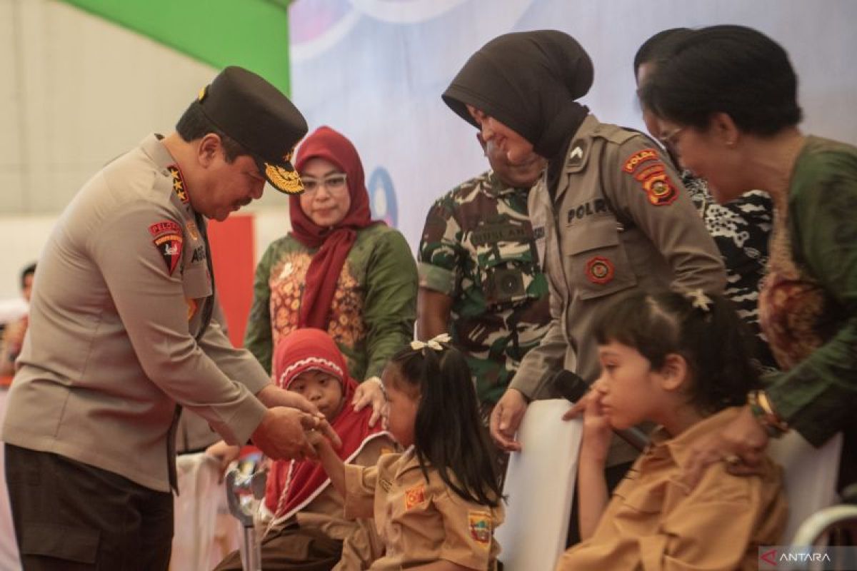 Wakapolri gelar bakti kesehatan dan baksos di Palembang