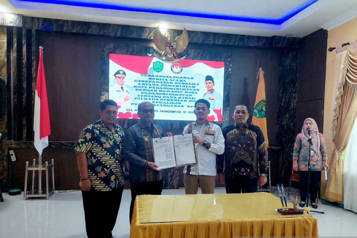 Pemkot Padangsidimpuan tanda tangani NPHD Pilkada dengan Bawaslu