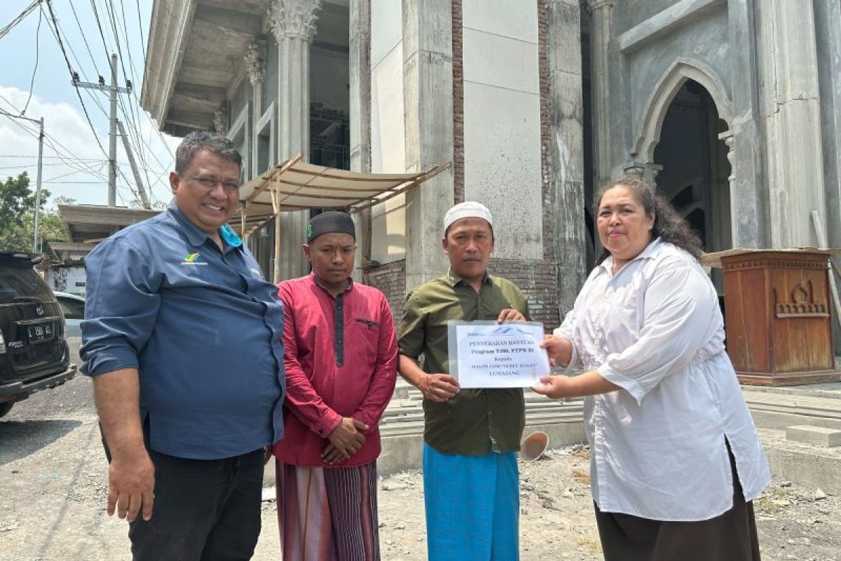 TJSL PT Perkebunan Nusantara XI beri bantuan Rp50 juta.