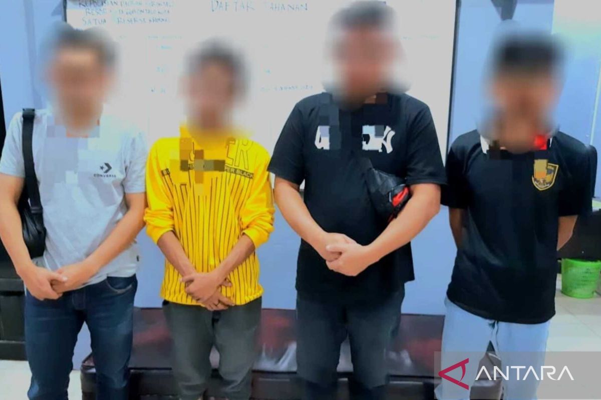 Empat warga di Kota Gorontalo diamankan saat asik bermain judi slot