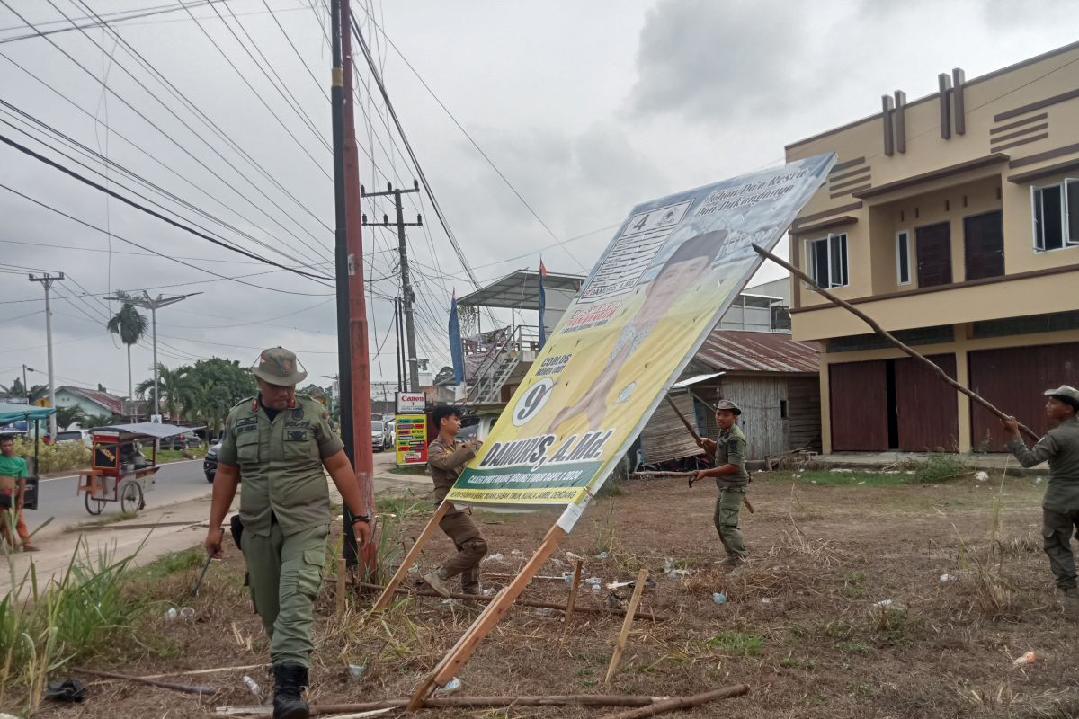 Bawaslu Tanjab Timur tertibkan APS caleg