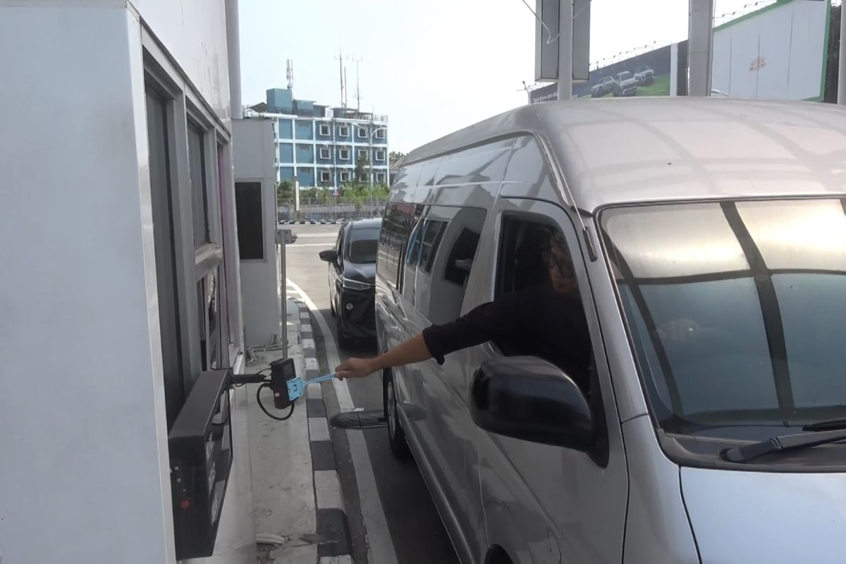 Bandara Ngurah Rai mulai beralih ke sistem pembayaran parkir tanpa awak