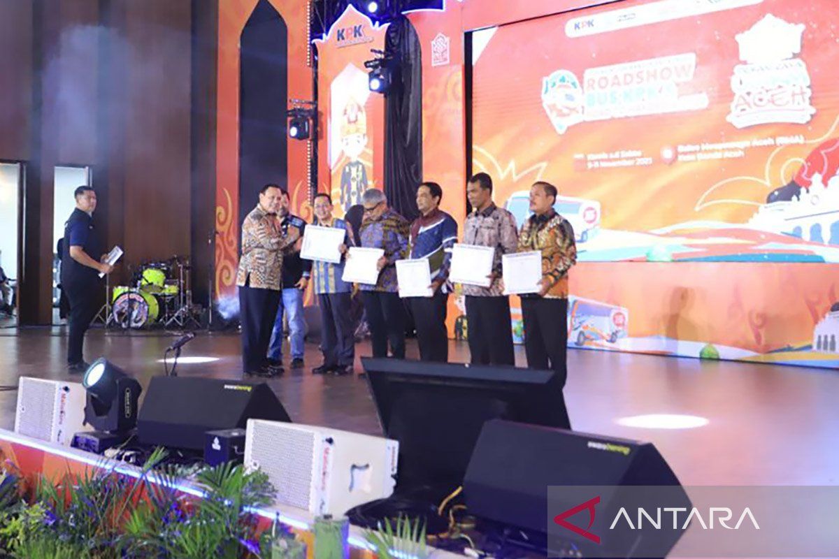 Pemkot Banda Aceh terima tiga penghargaan dari KPK