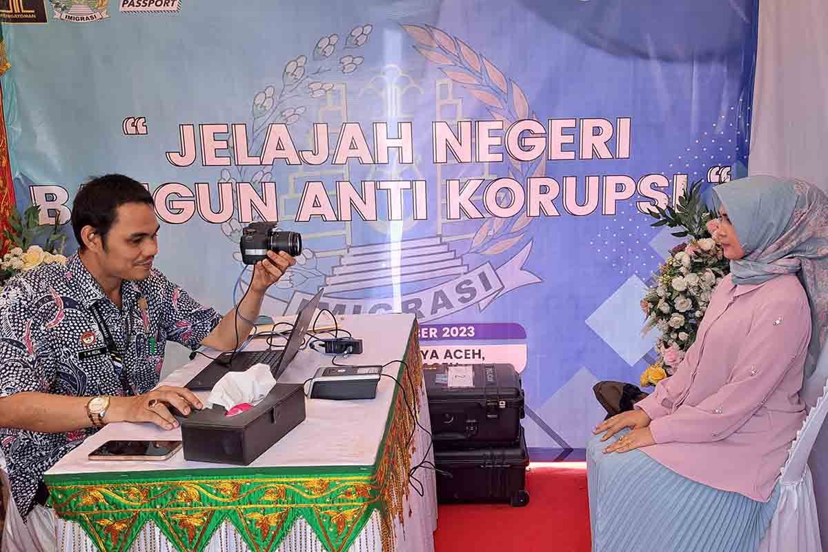 Imigrasi Banda Aceh buka layanan paspor di Road Show Bus KPK