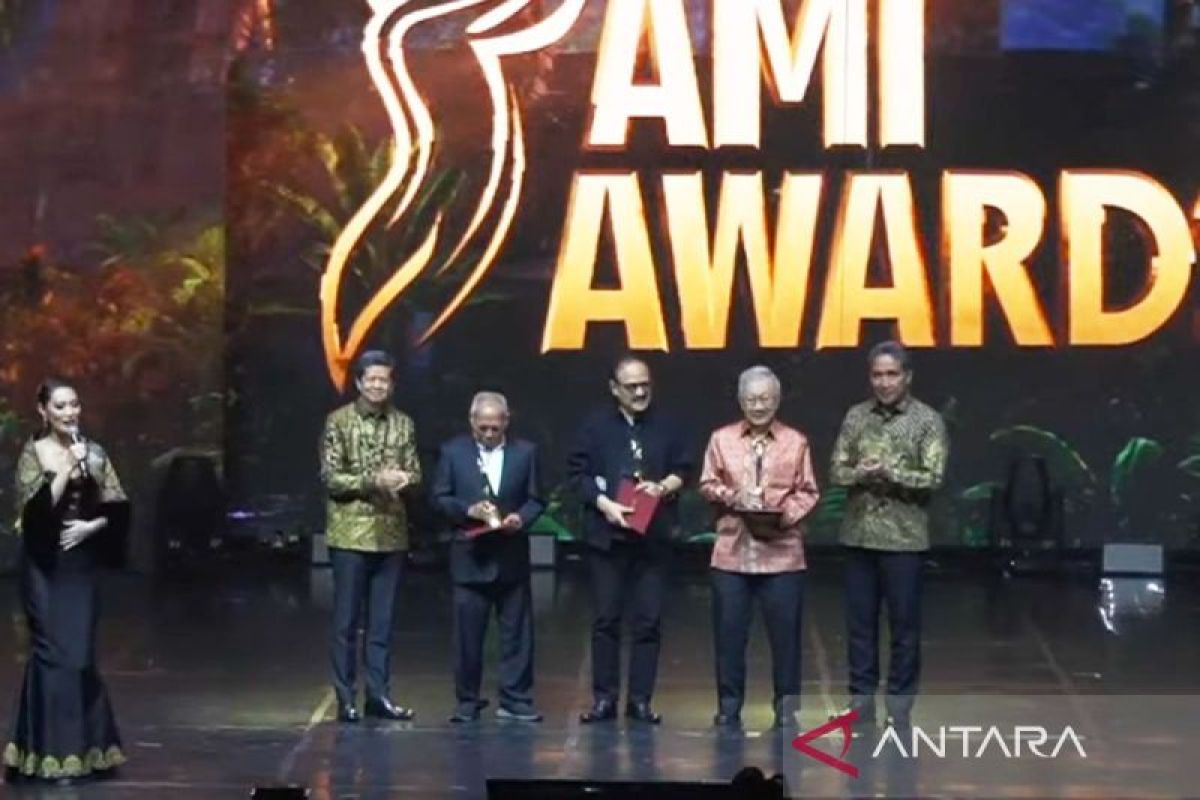 AMI Awards berikan penghargaan khusus bagi tiga sosok di balik rekaman