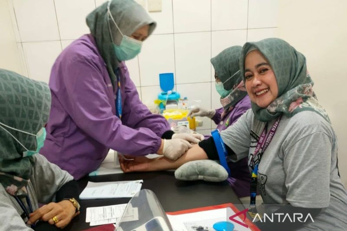 Tenaga kesehatan di Tangerang dapat vaksin hepatitis-B