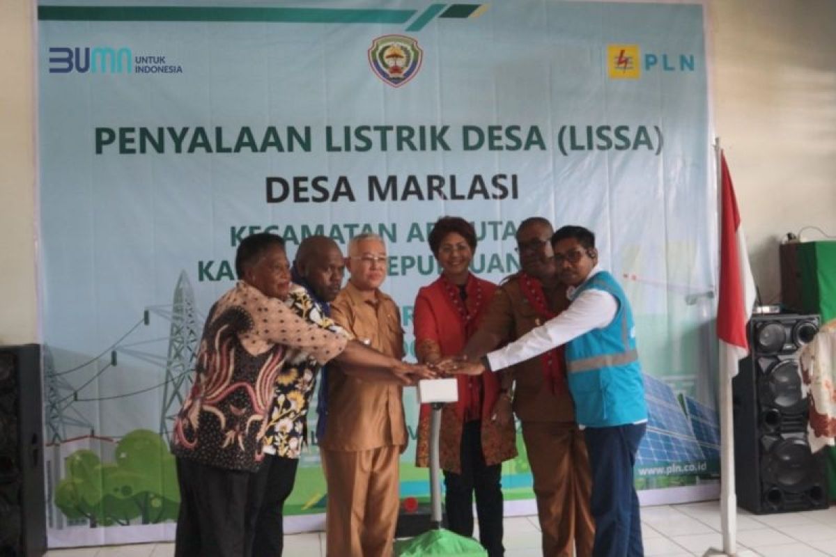 Enam desa di Kabupaten Aru Maluku menikmati program listrik desa