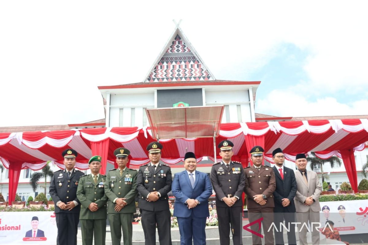 Bupati Tapsel: Jadikan semangat Hari Pahlawan dorong kemajuan daerah