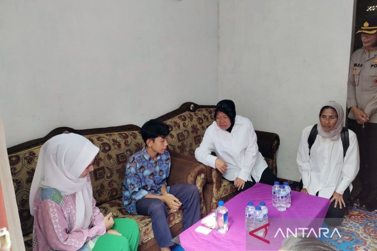Mensos beri bantuan kepada anak korban perundungan di Lampung
