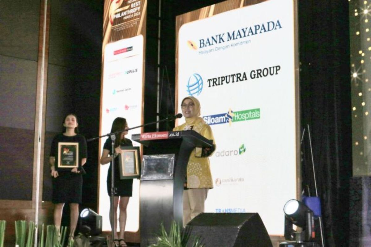 Boy Thohir-Zuraida terima penghargaan PhilanthropyAward2023