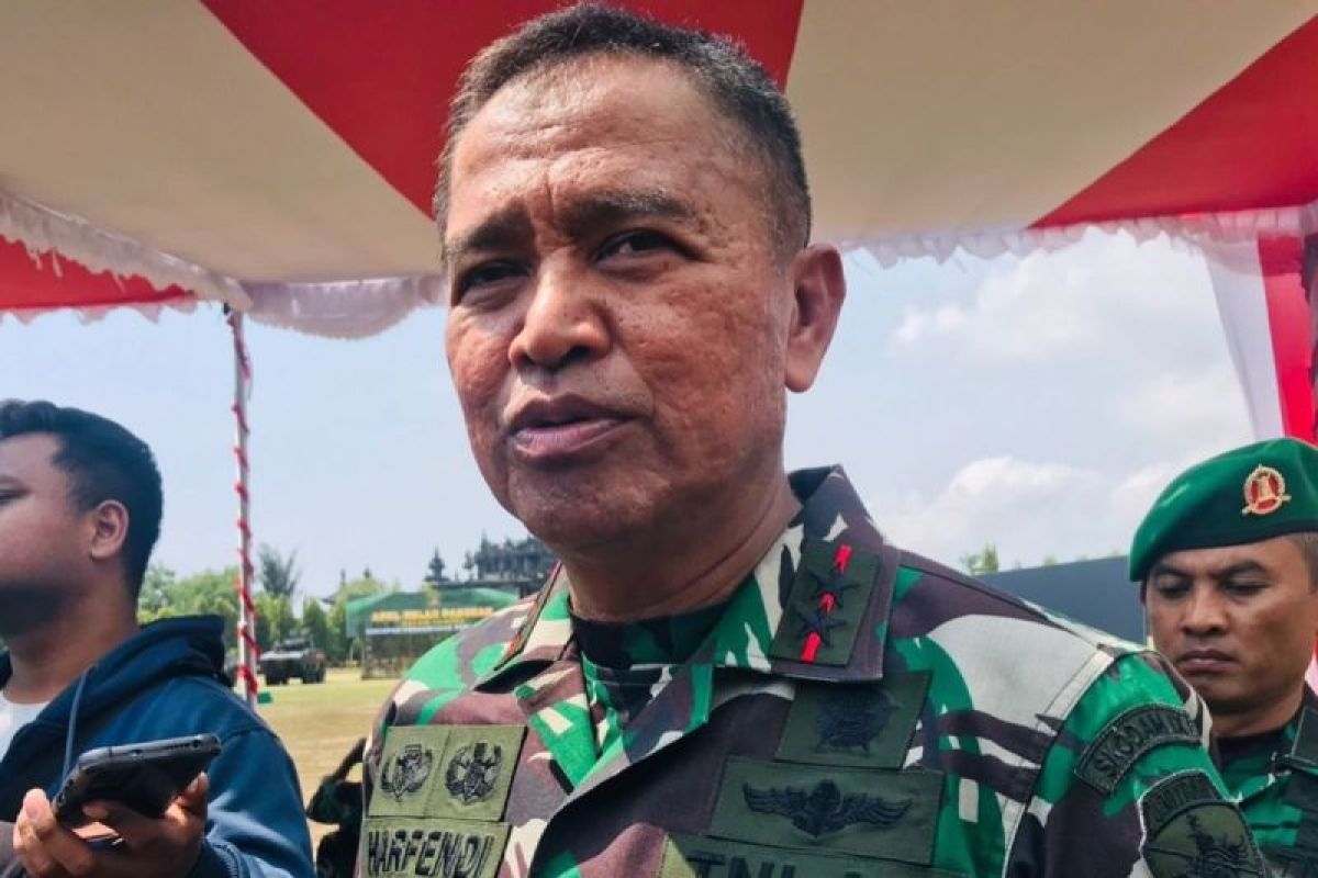 Pangdam Udayana nyatakan anggota yang berpolitik praktis undur diri dari TNI