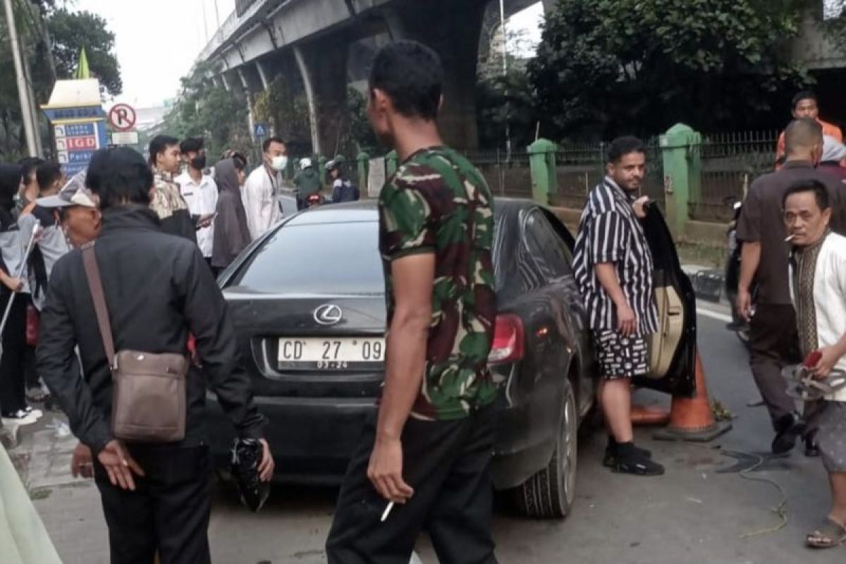 Polisi tangani gangguan pengendara mobil bernopol diplomatik
