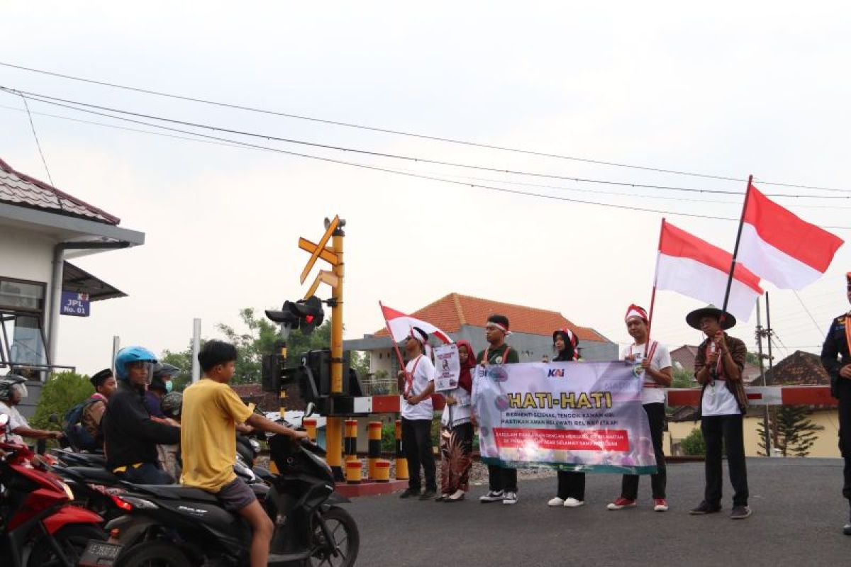 KAI Daop Madiun ajak masyarakat jadi pahlawan di perlintasan sebidang