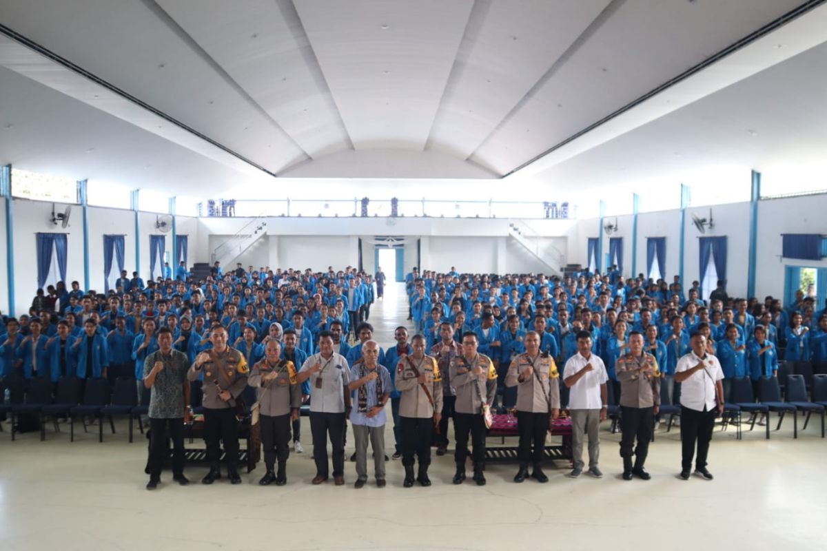 Kapolda NTT ingatkan mahasiswa  bijak gunakan teknologi digital