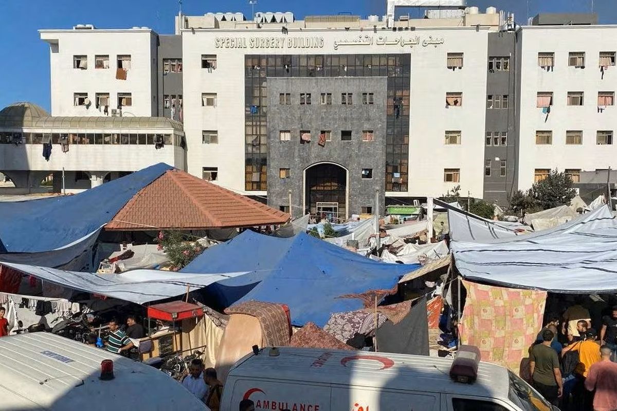 Tank Israel blokade RS Al Shifa di Gaza, pasien terjebak di dalamnya