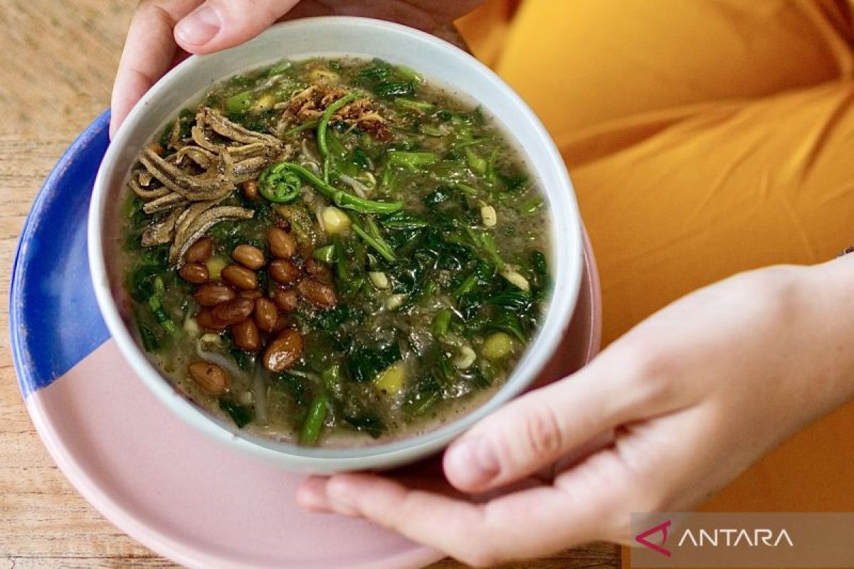 Geliat persaudaraan-ekonomi di balik semangkuk bubur pedas