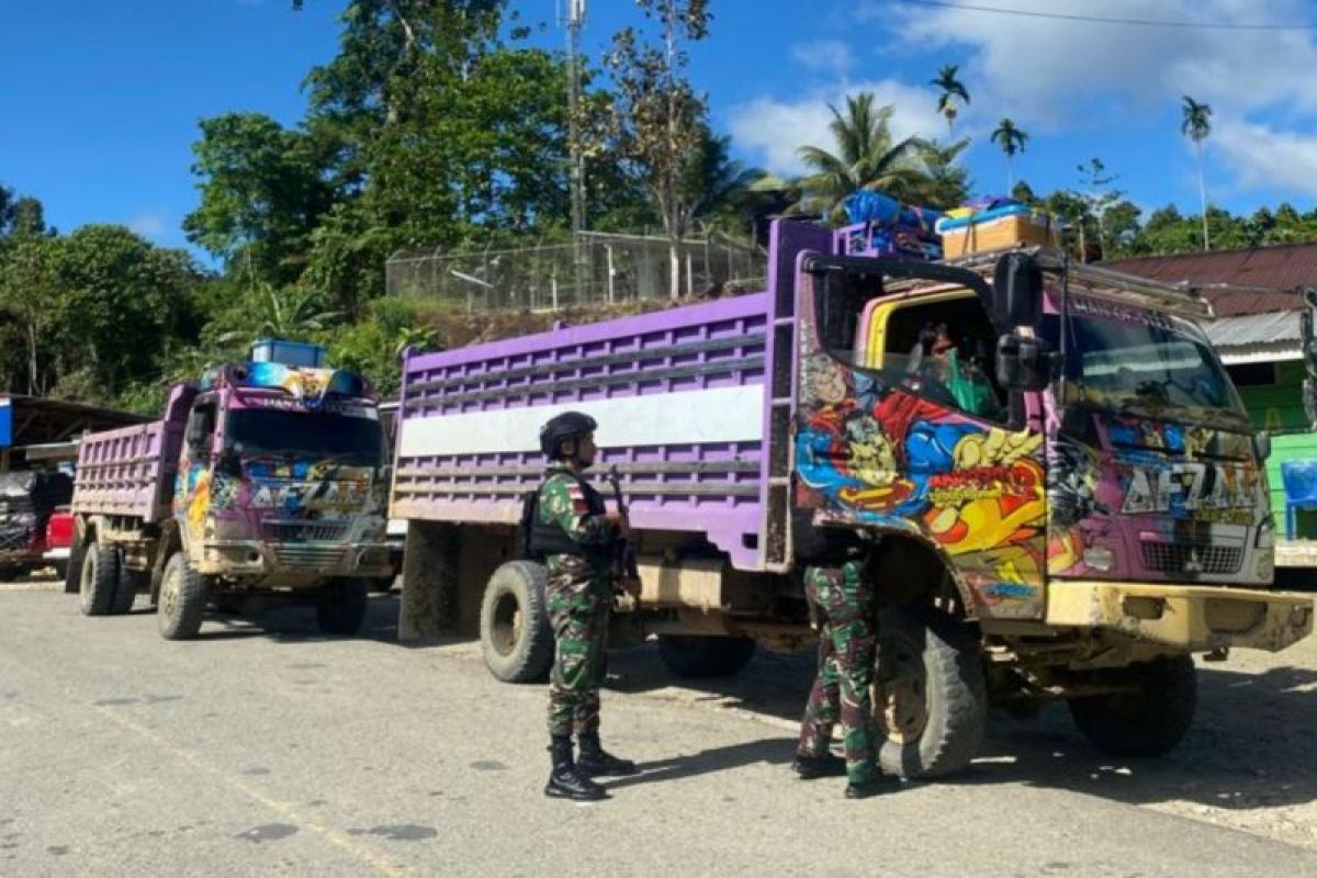 Satgas Pamtas RI-PNG razia kendaraan di Jalan Trans Papua