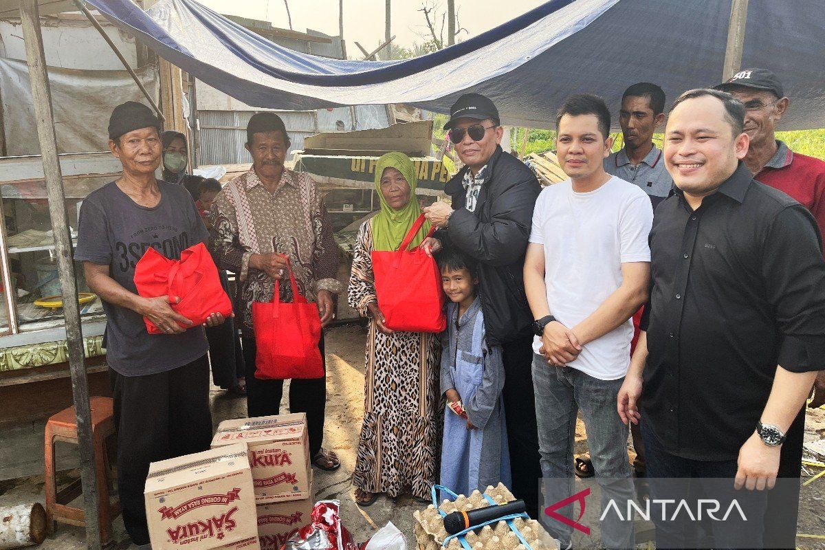 Sejumlah warga dilanda musibah, Agustiar Sabran berkunjung dan berikan bantuan