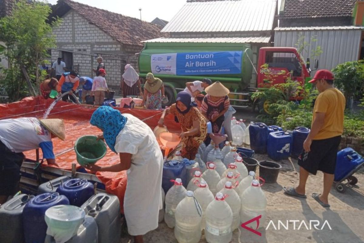 Warga Jateng dapat bantuan 160 tangki air bersih hadapi kekeringan