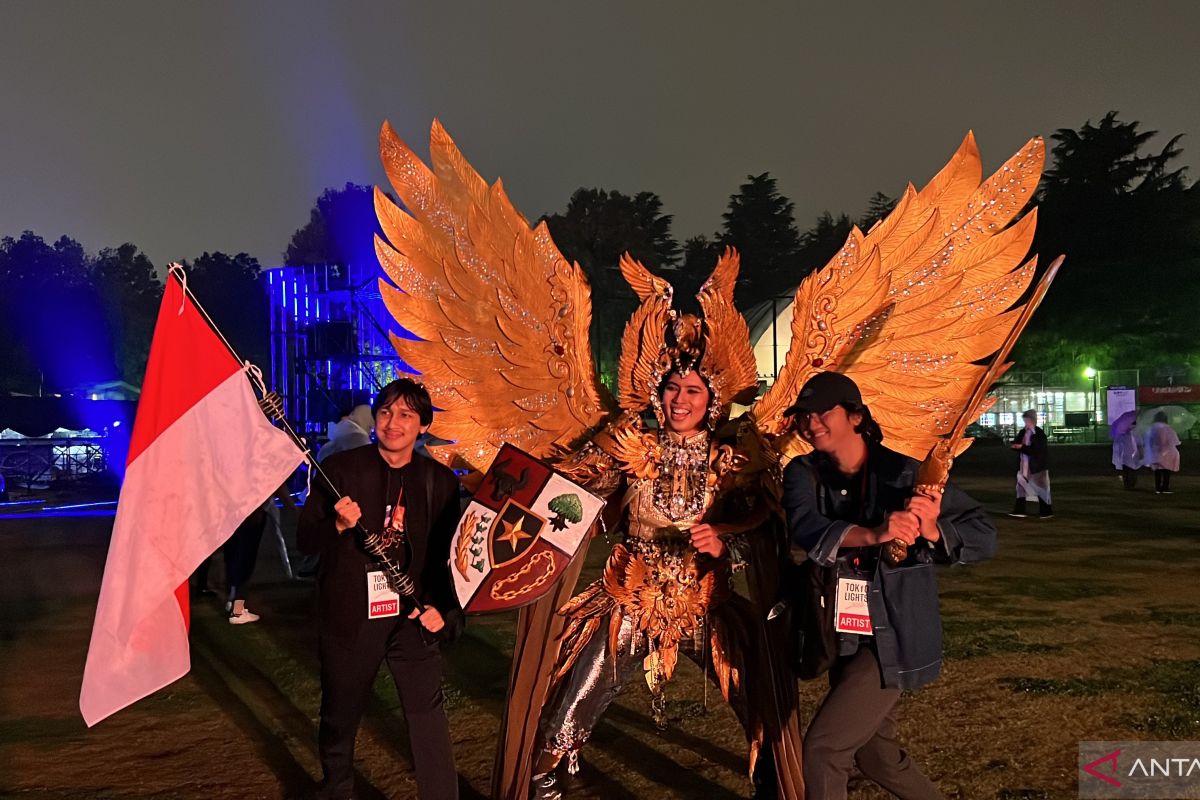 Kostum Garuda hadir di Tokyo Lights 2023