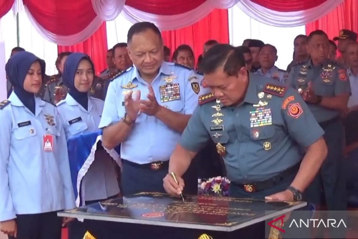 Panglima TNI Yudo Margono resmikan monumen alutsista TNI AU