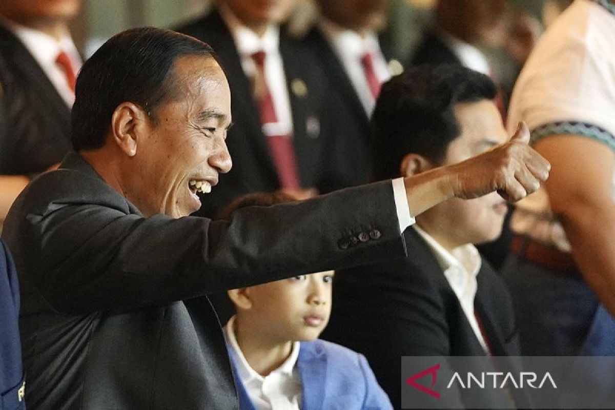 Kemarin, Gibran naikkan popularitas Prabowo-Upacara Hari Pahlawan