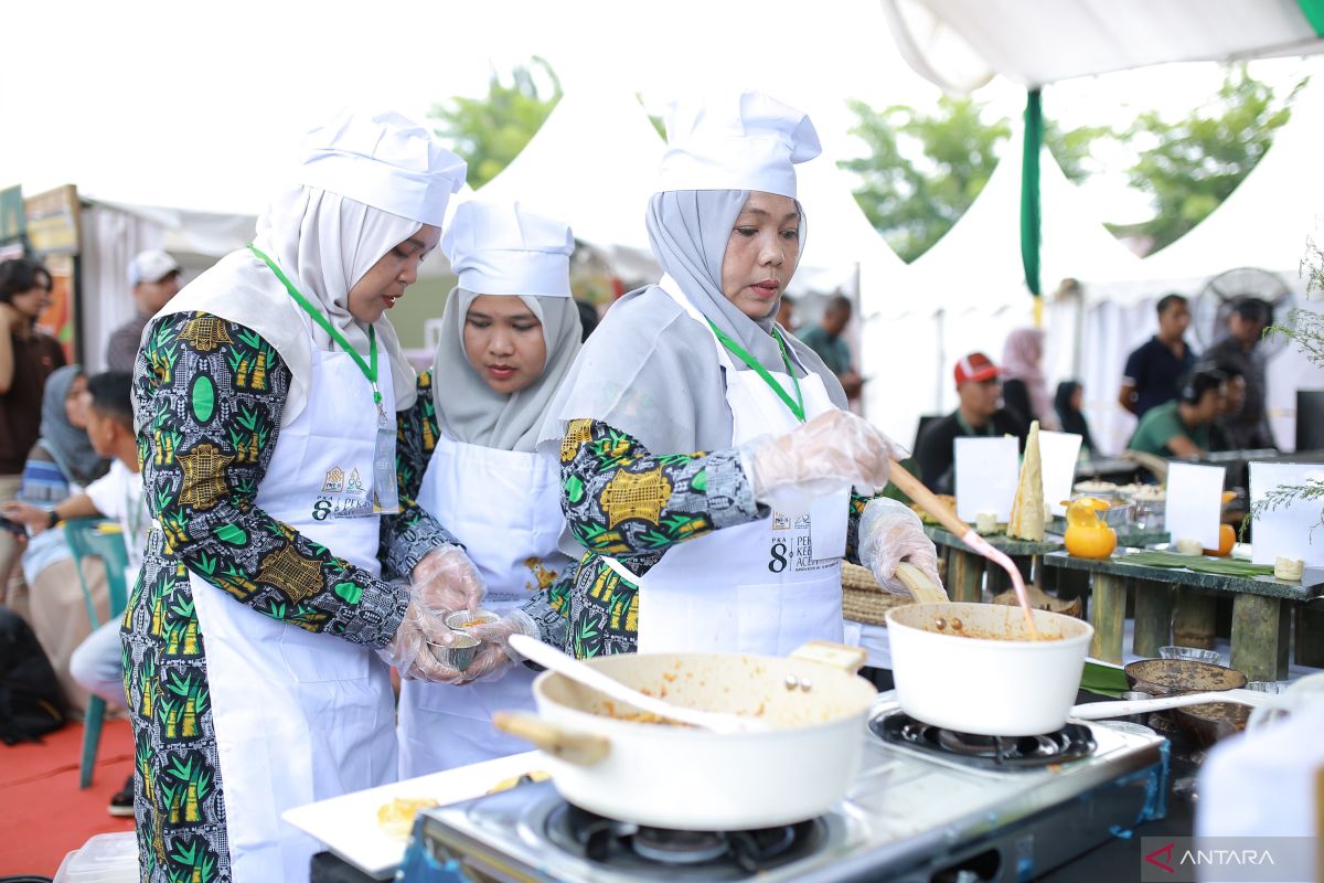 Pemkab Nagan Raya sajikan masakan di atas batu Giok di arena PKA