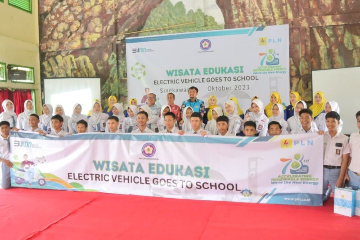 PLN gelar wisata edukasi 'Electric Vehicle Goes To School'