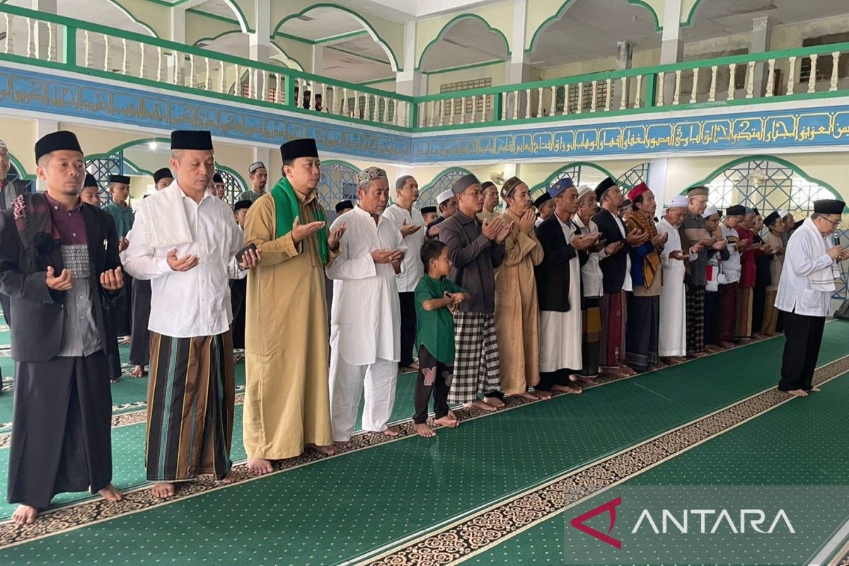 Umat Muslim di Bogor gelar Shalat Gaib untuk mujahid Palestina