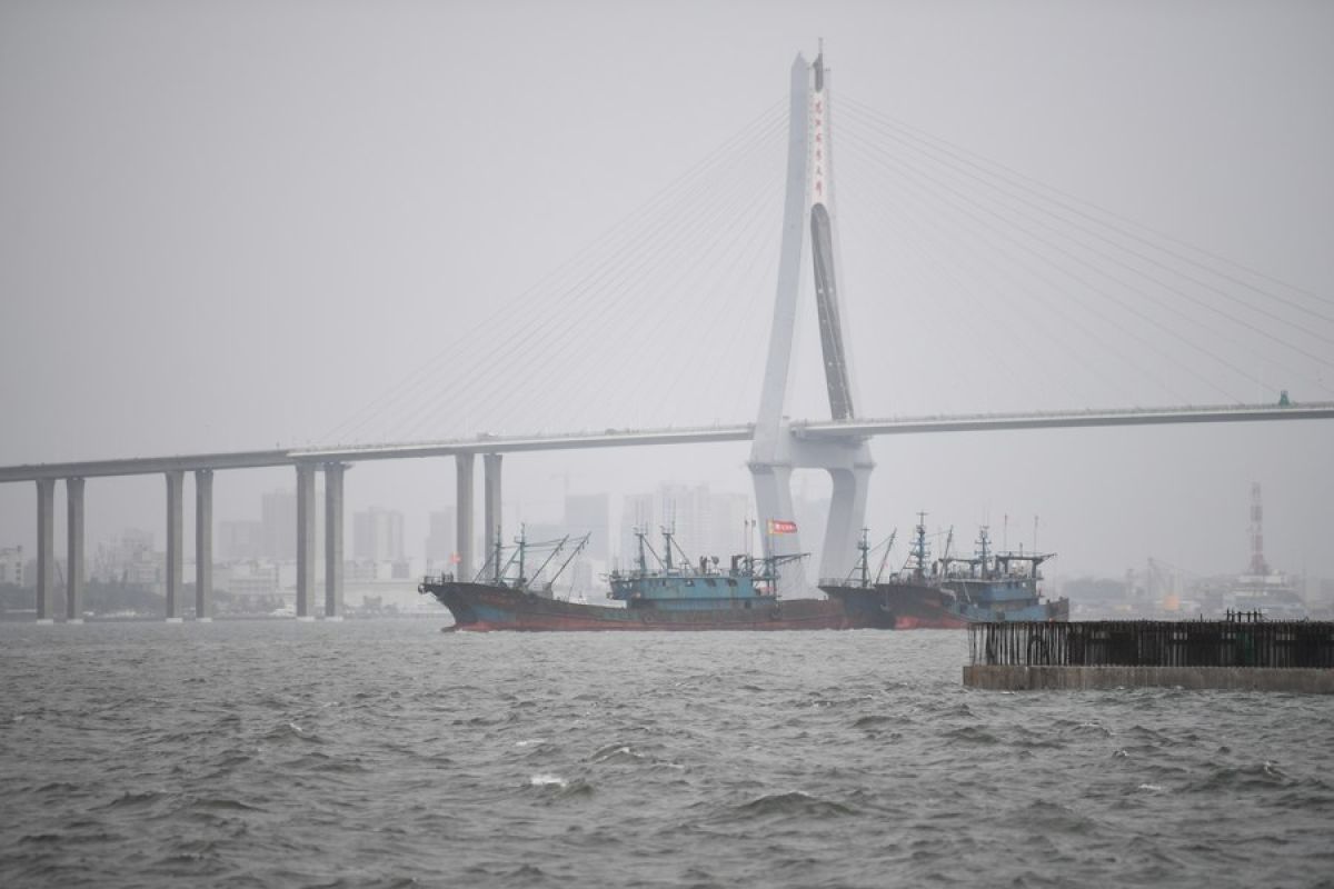 China perbarui peringatan biru untuk angin kencang