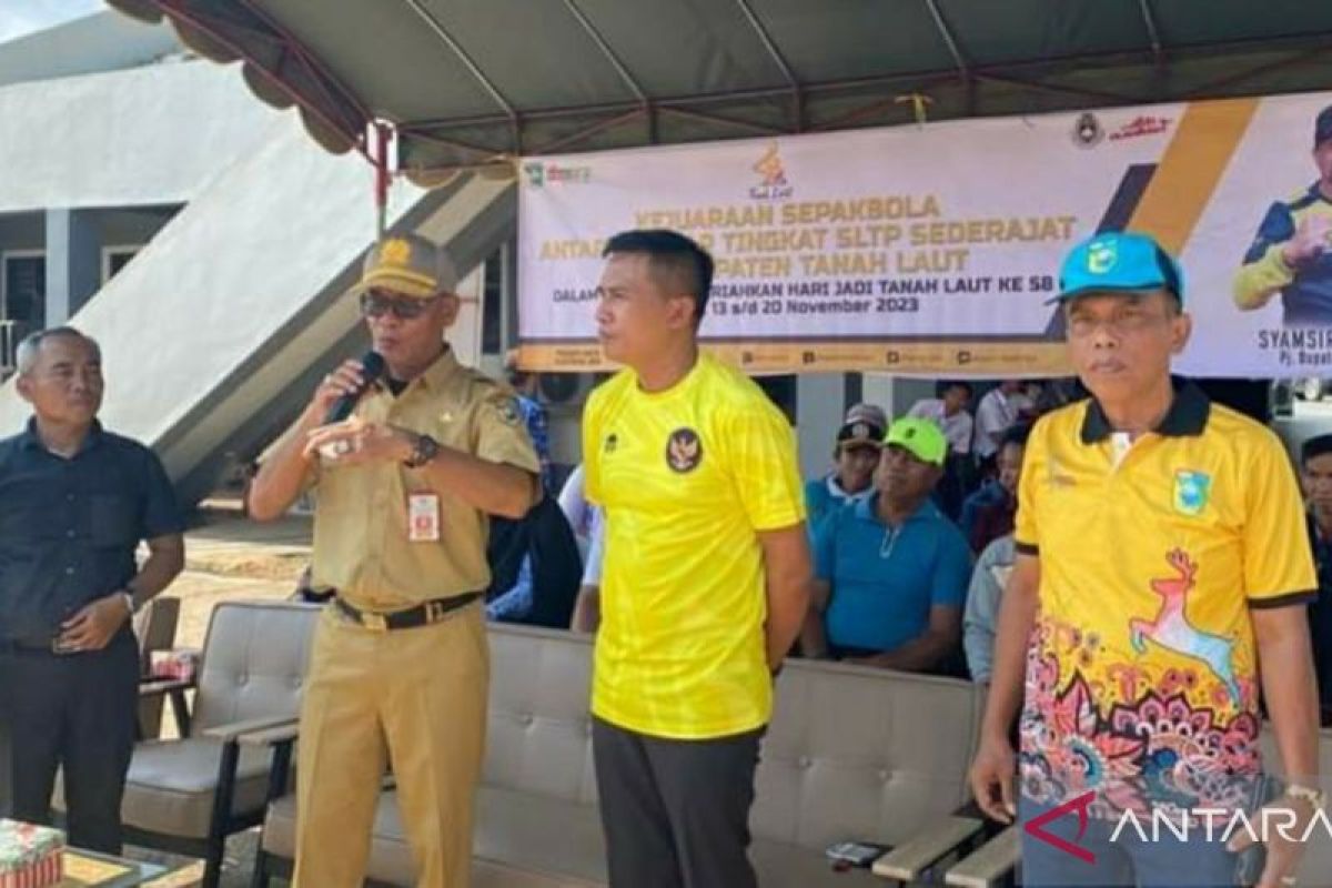 26 SMP/sederajat ikuti kompetisi sepak bola Dispora Tanah Laut