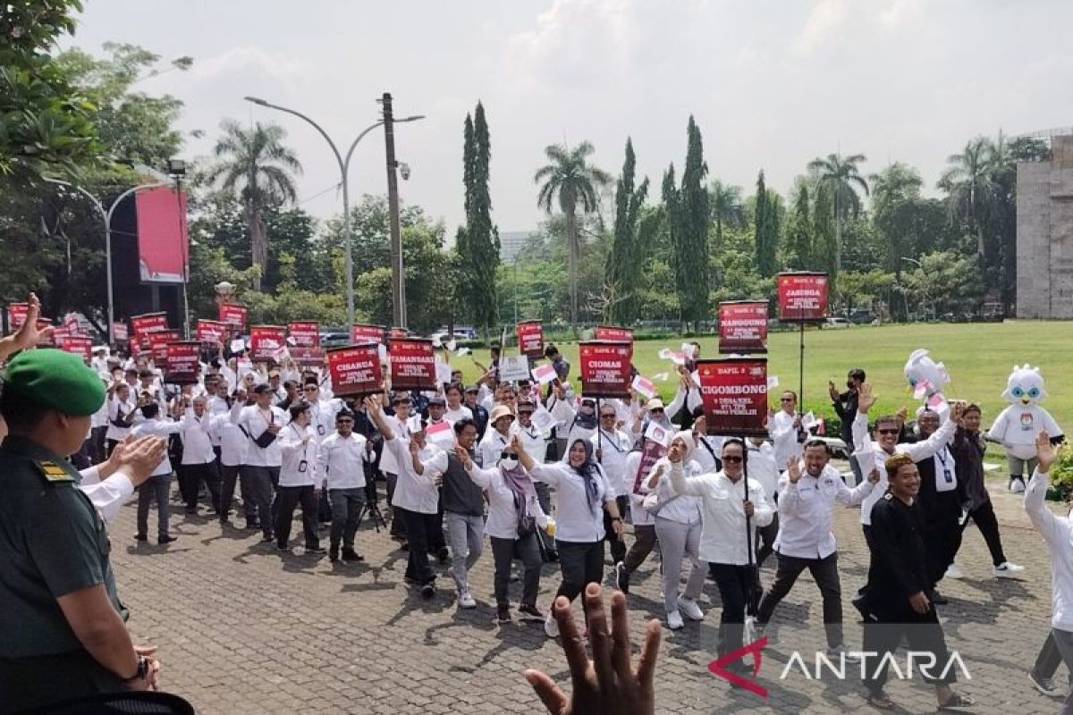 Kirab Pemilu 2024 tiba di Kabupaten Bogor ditandai penyerahan bendera pataka