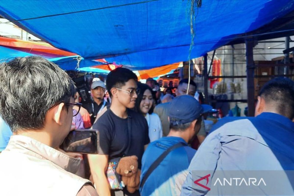 Hari kedua safari politik, Kaesang lanjutkan blusukan di Medan